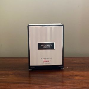 Victoria’s Secret Bombshell Paris
